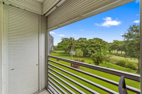 625 Oaks Drive Pompano Beach FL 33069