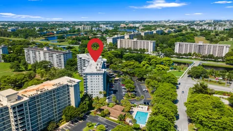 625 Oaks Drive Pompano Beach FL 33069