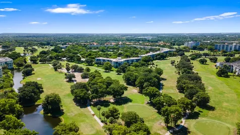 625 Oaks Drive Pompano Beach FL 33069