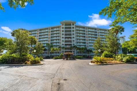 625 Oaks Drive Pompano Beach FL 33069