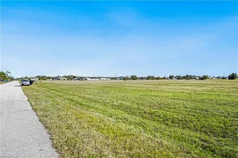 2016 NE 17th Terrace Cape Coral FL 33909