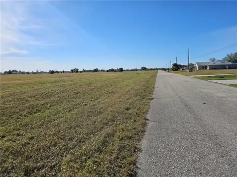2016 NE 17th Terrace Cape Coral FL 33909