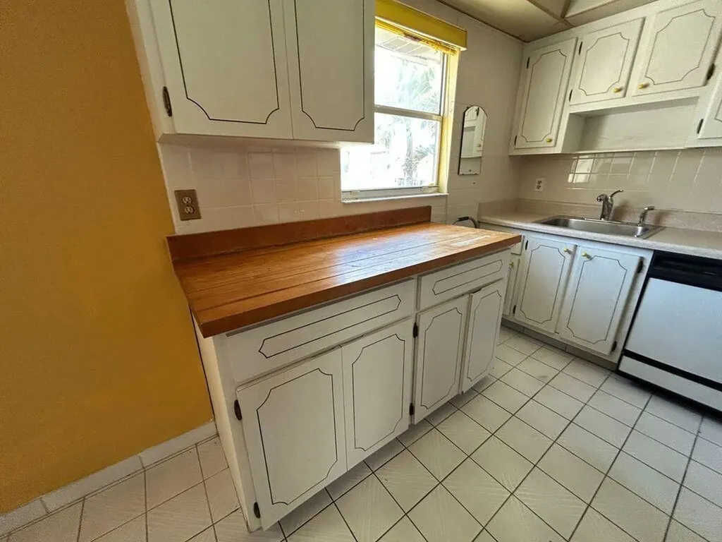 137 Saxony C Terrace Delray Beach FL 33446