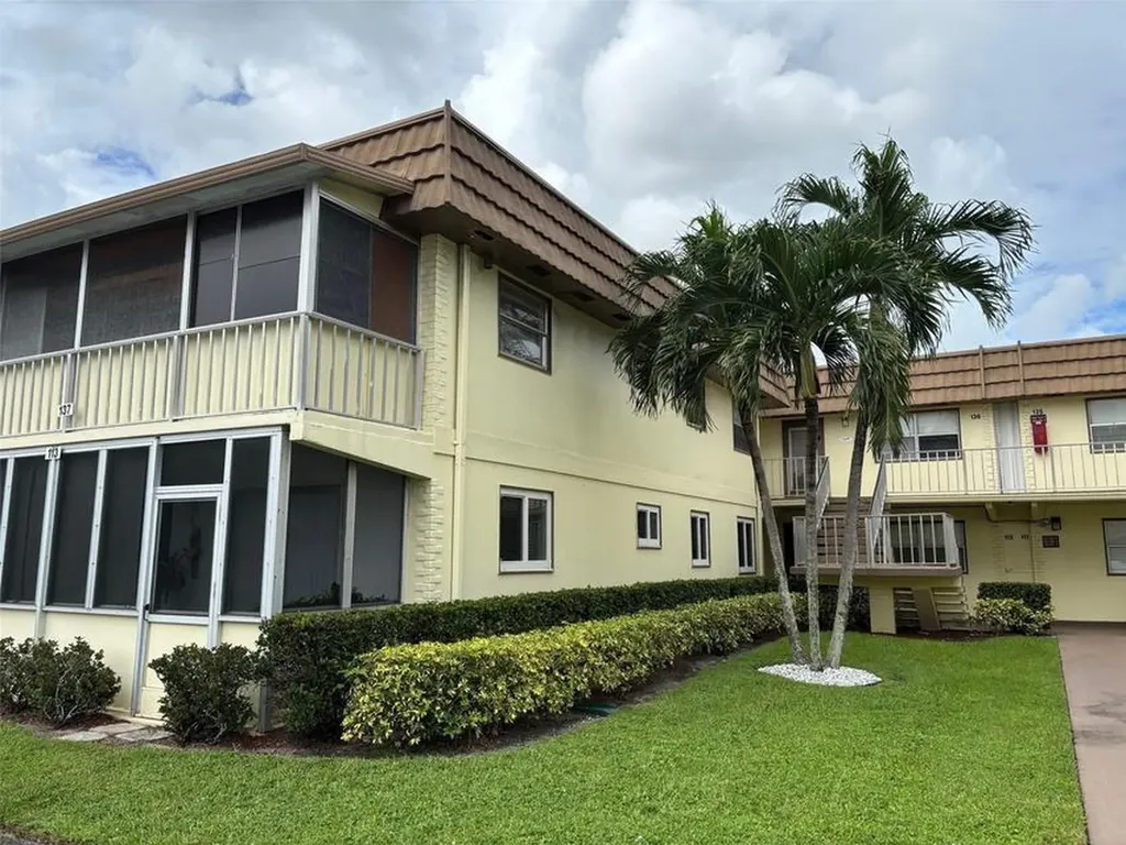 137 Saxony C Terrace Delray Beach FL 33446