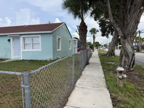 442 Winters Street West Palm Beach FL 33405