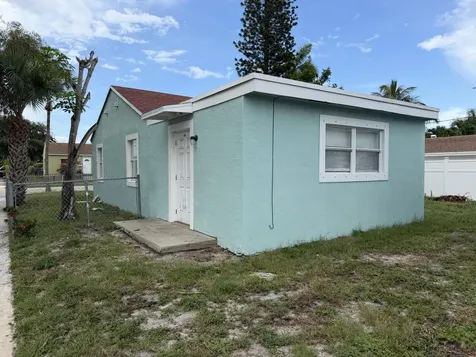 442 Winters Street West Palm Beach FL 33405