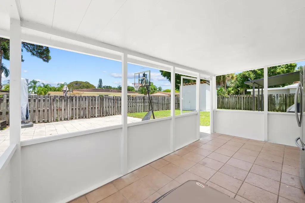 1032 SW 1st Terrace Pompano Beach FL 33060