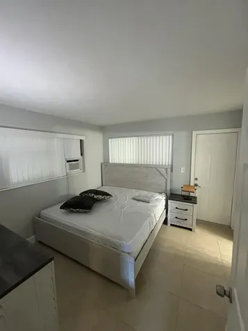 925 NE 17th Avenue Fort Lauderdale FL 33304