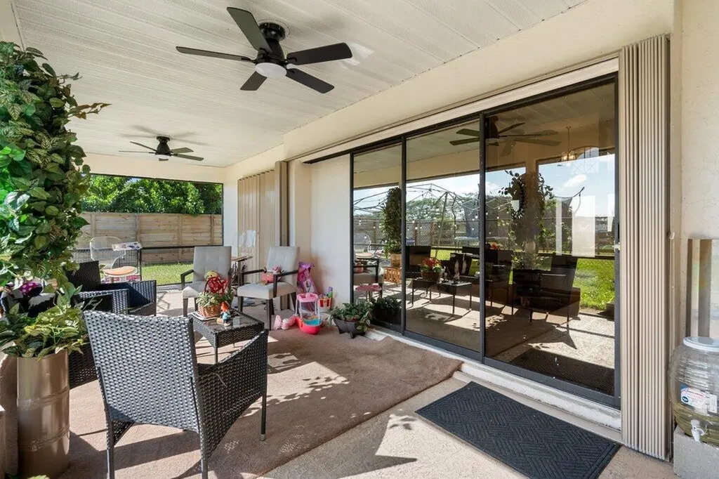 434 SW Jeanne Avenue Port St Lucie FL 34953