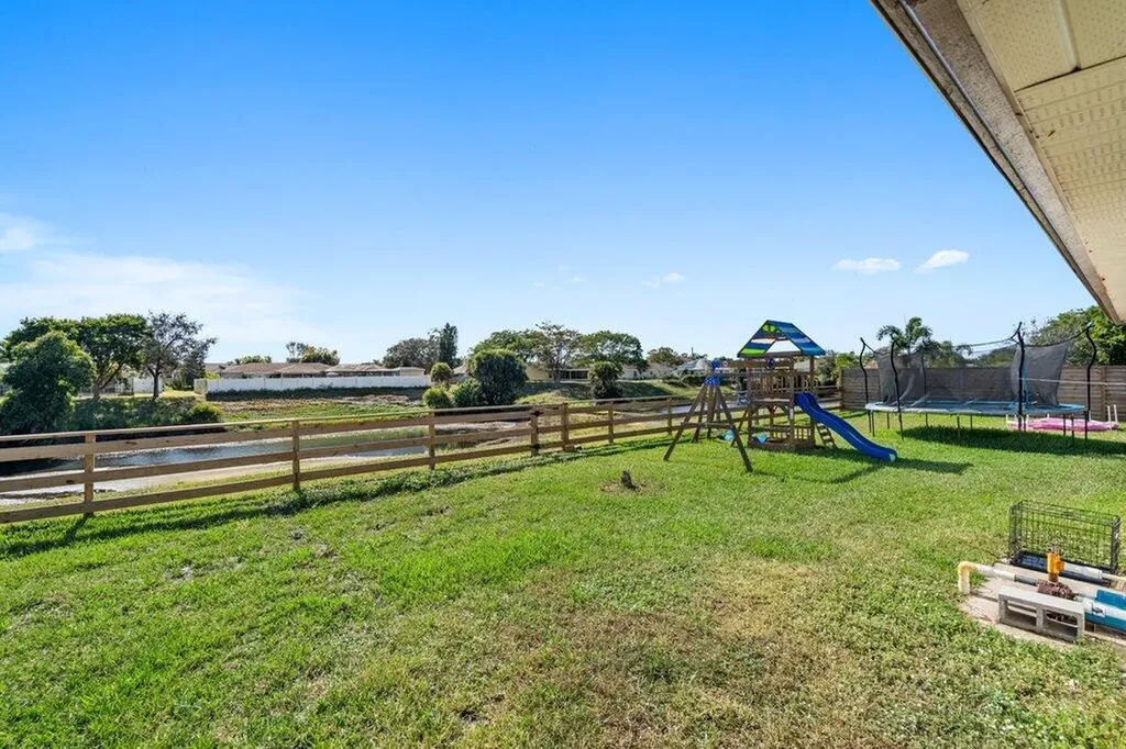 434 SW Jeanne Avenue Port St Lucie FL 34953