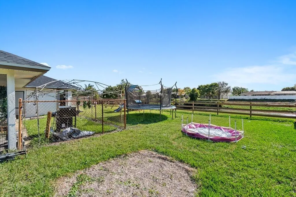 434 SW Jeanne Avenue Port St Lucie FL 34953