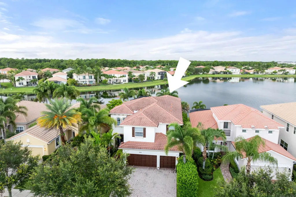 12140 Aviles Circle Palm Beach Gardens FL 33418