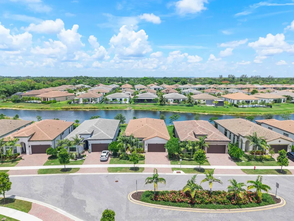 7885 Ironwood Way Parkland FL 33067