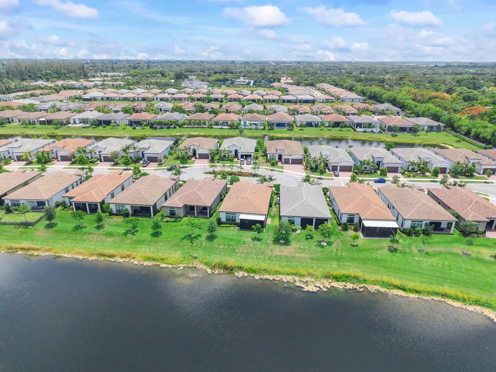7885 Ironwood Way Parkland FL 33067