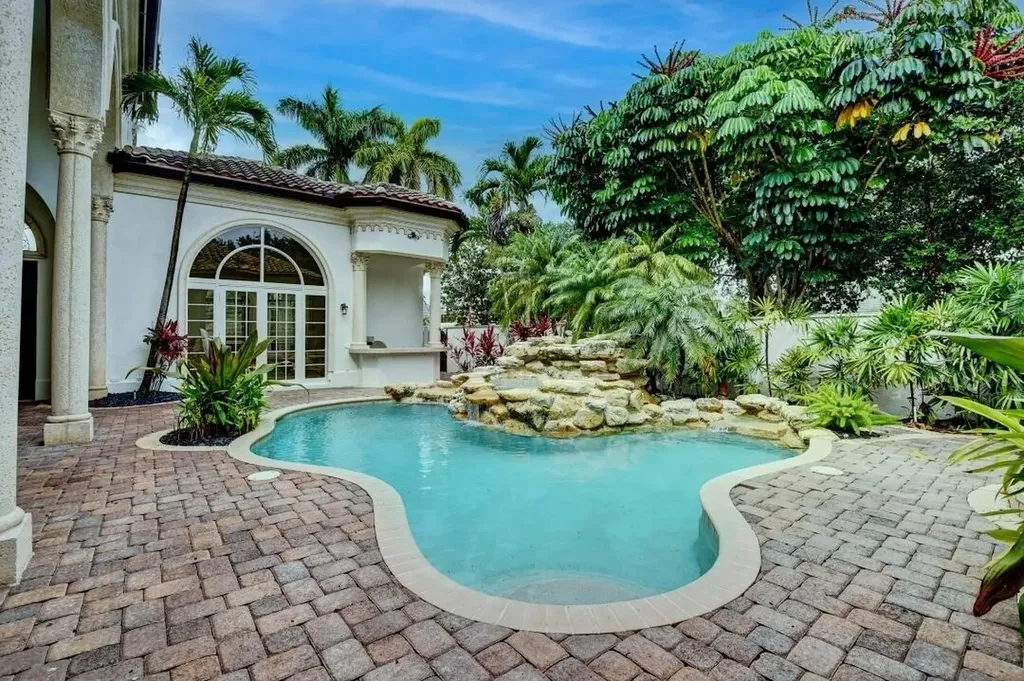 7635 Mandarin Drive Boca Raton FL 33433