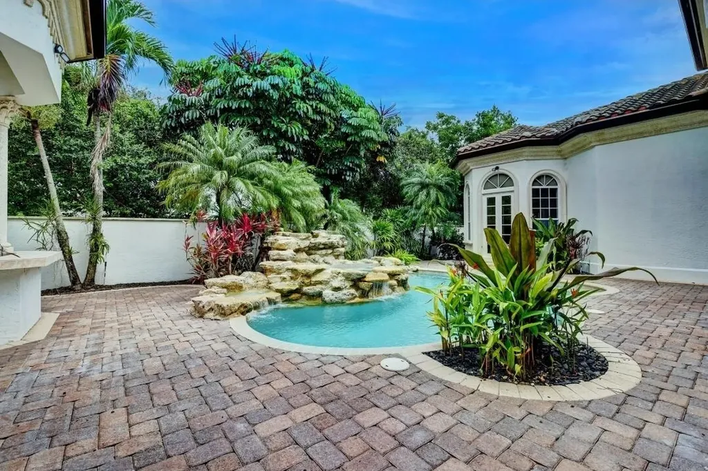 7635 Mandarin Drive Boca Raton FL 33433
