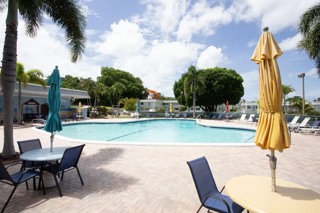 3160 Lake Osborne Drive Lake Worth Beach FL 33461