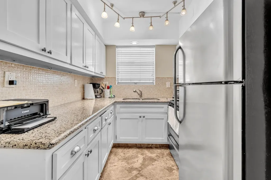 40 SE 13th Street Boca Raton FL 33432