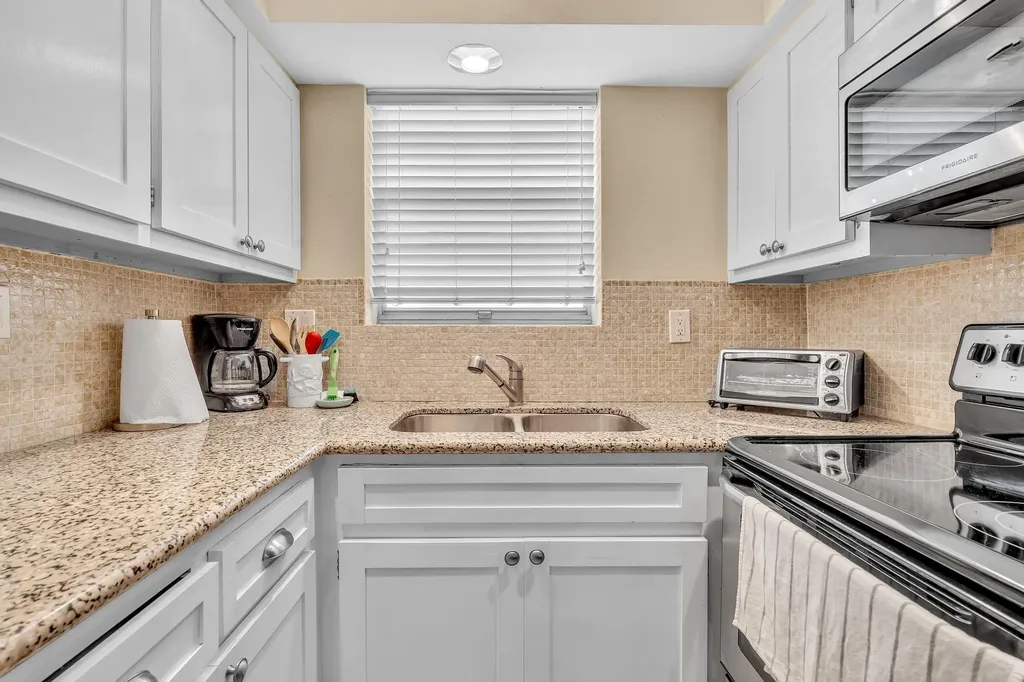 40 SE 13th Street Boca Raton FL 33432