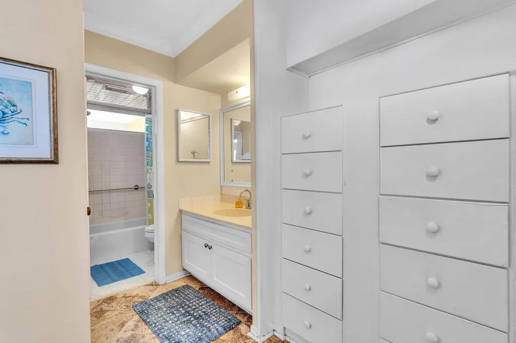 40 SE 13th Street Boca Raton FL 33432