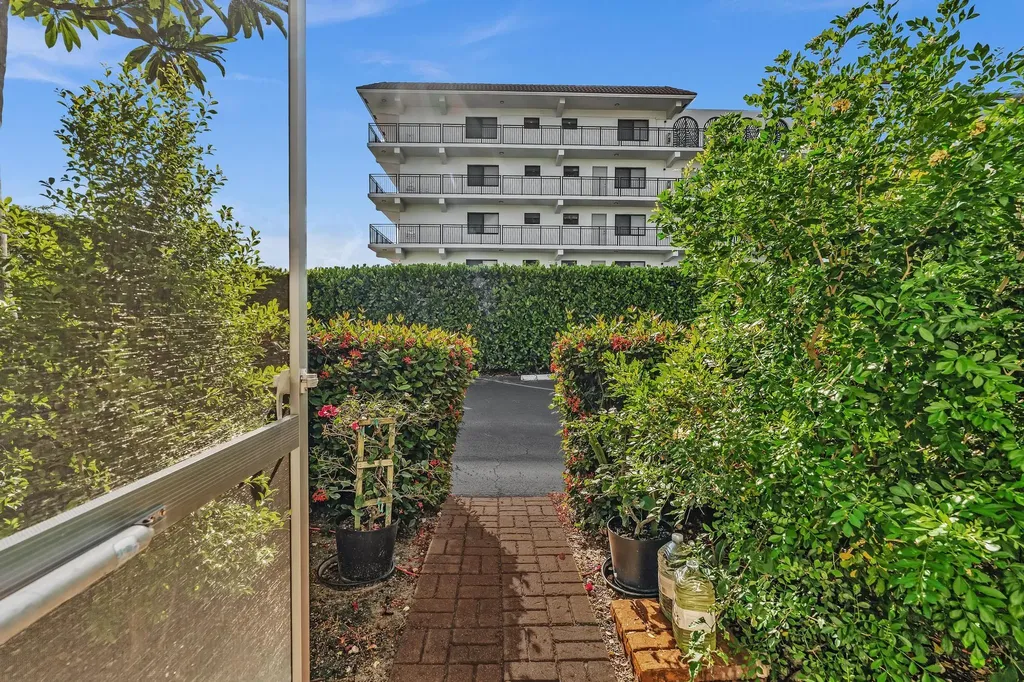 40 SE 13th Street Boca Raton FL 33432
