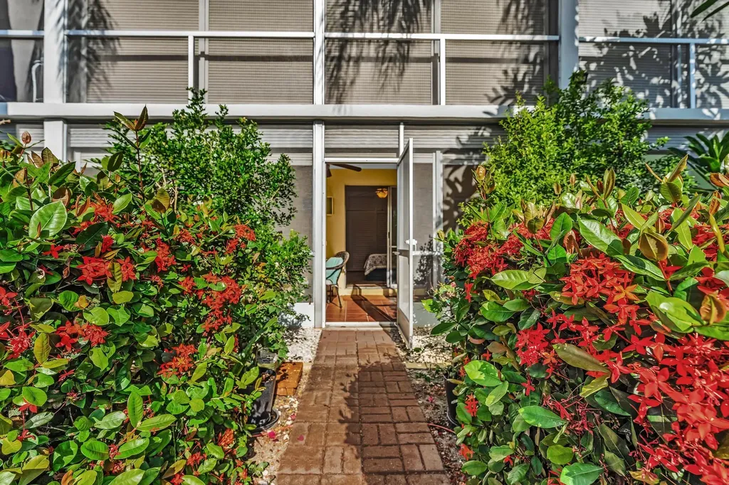 40 SE 13th Street Boca Raton FL 33432