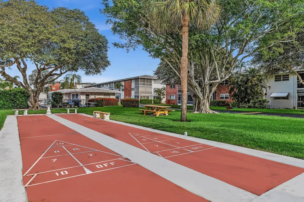 40 SE 13th Street Boca Raton FL 33432