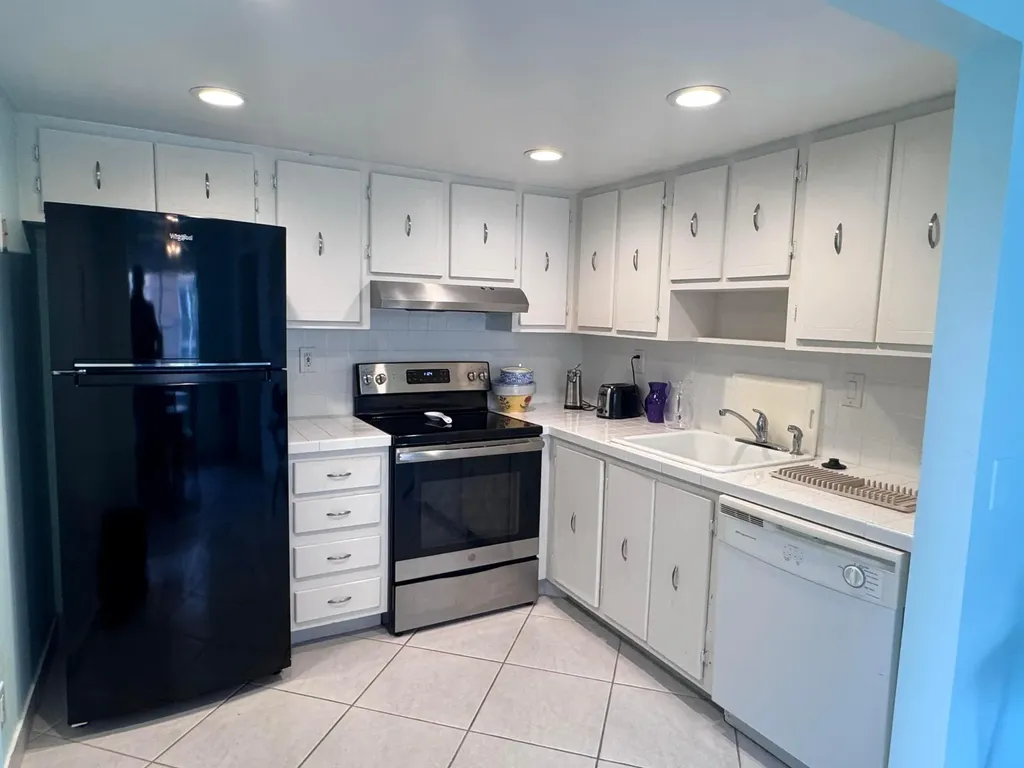 641 Burgundy N Delray Beach FL 33484