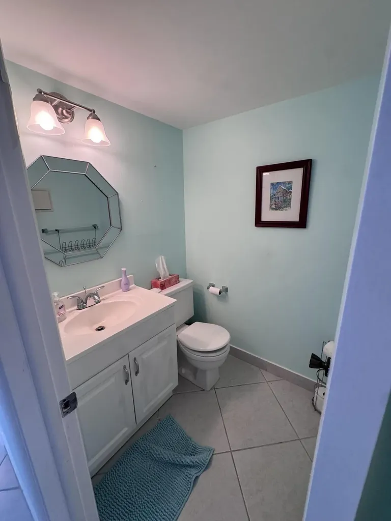 641 Burgundy N Delray Beach FL 33484
