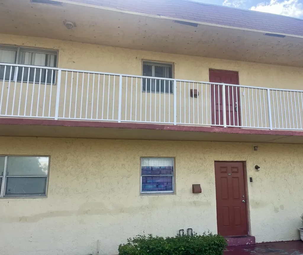850 E Commercial Boulevard Oakland Park FL 33334