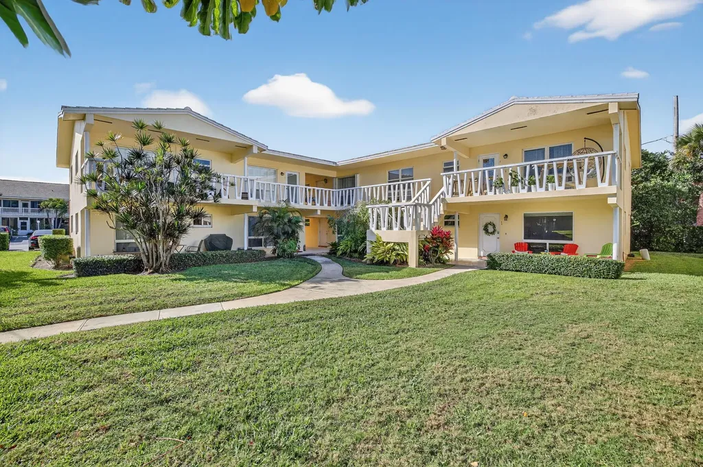 2755 NE 28th Avenue Lighthouse Point FL 33064