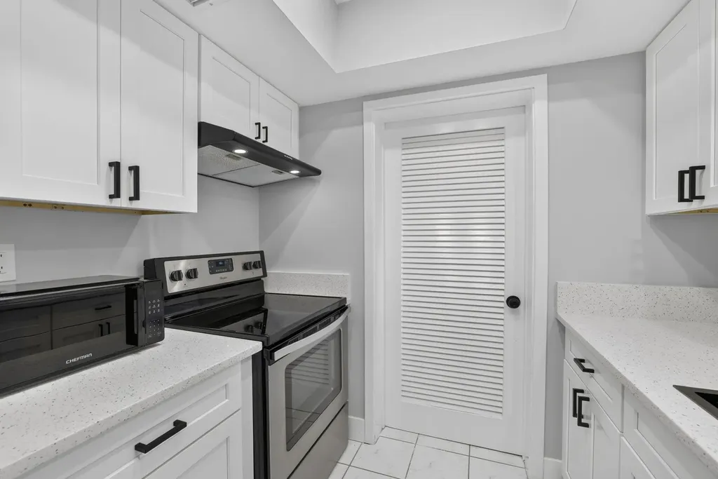 2755 NE 28th Avenue Lighthouse Point FL 33064