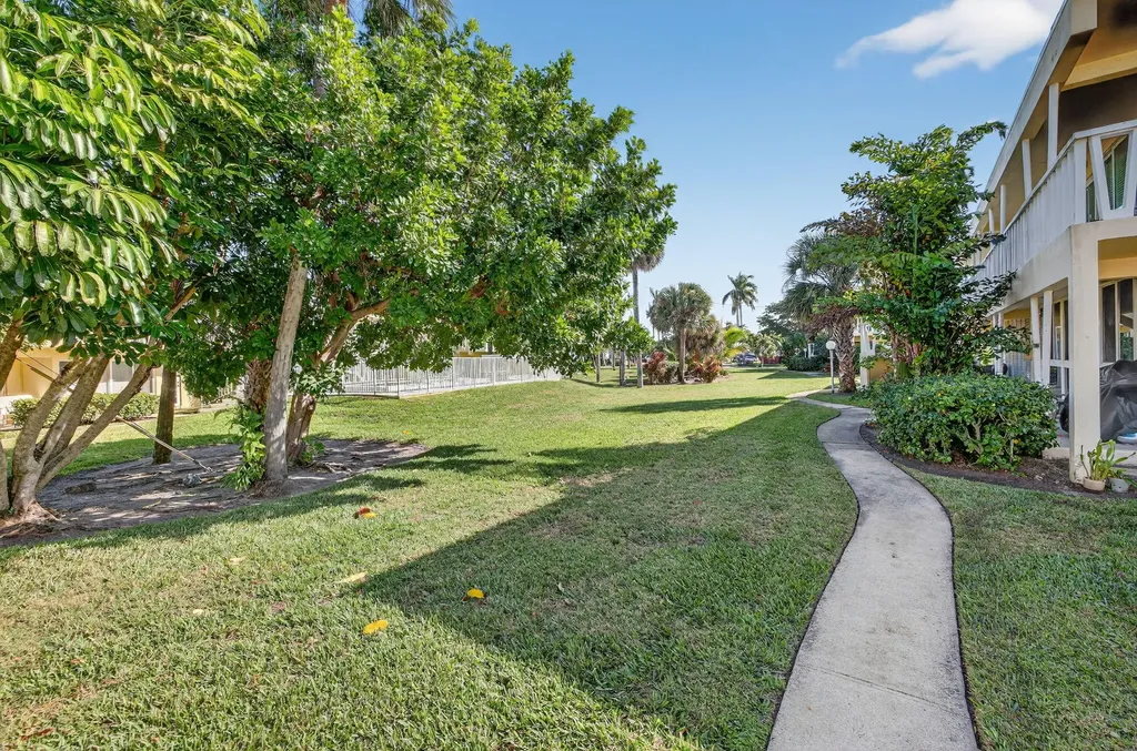 2755 NE 28th Avenue Lighthouse Point FL 33064