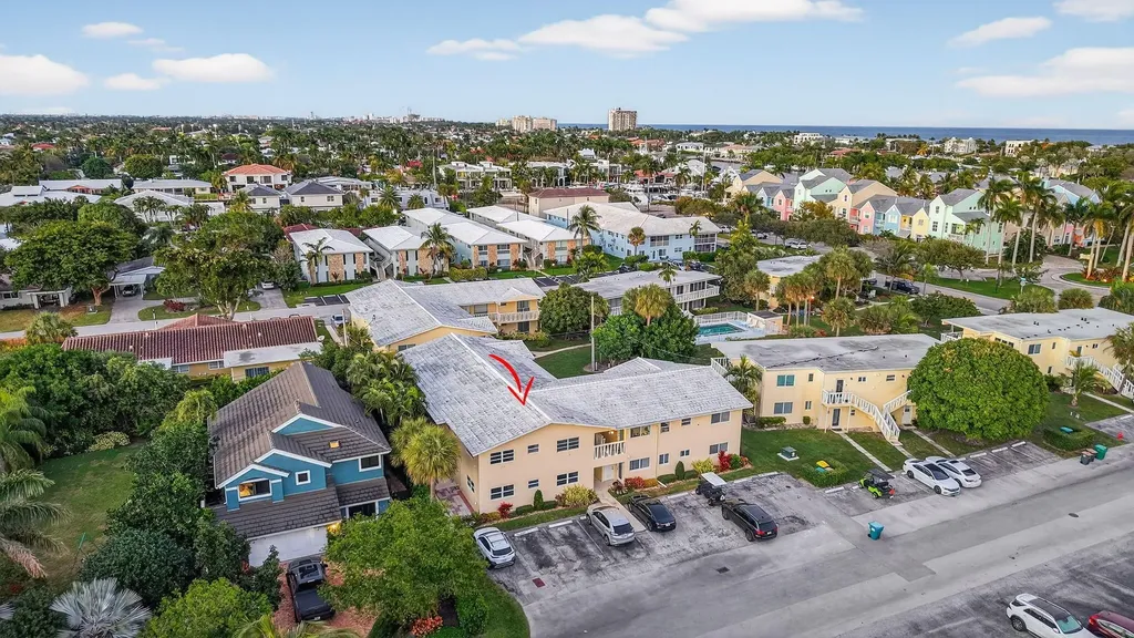 2755 NE 28th Avenue Lighthouse Point FL 33064