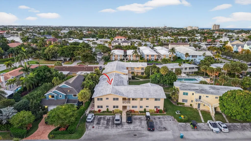 2755 NE 28th Avenue Lighthouse Point FL 33064