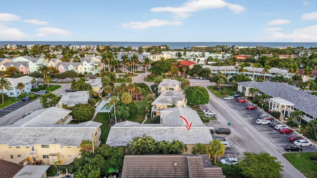 2755 NE 28th Avenue Lighthouse Point FL 33064