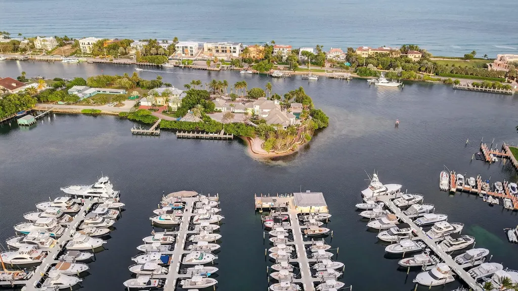 2755 NE 28th Avenue Lighthouse Point FL 33064