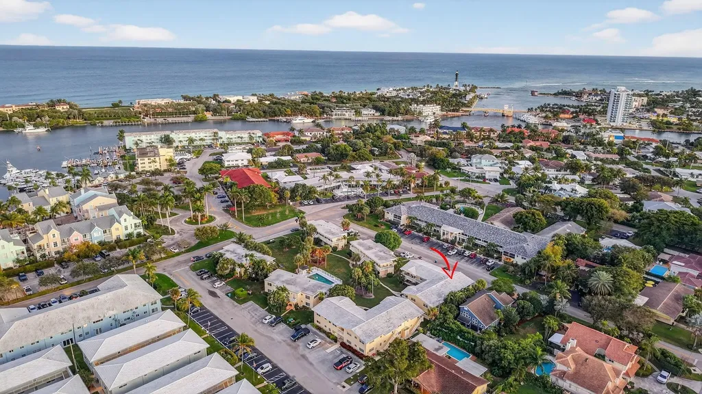 2755 NE 28th Avenue Lighthouse Point FL 33064