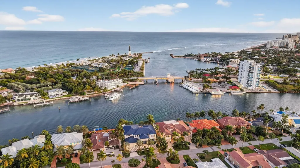 2755 NE 28th Avenue Lighthouse Point FL 33064