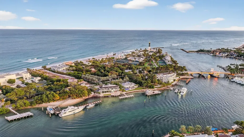 2755 NE 28th Avenue Lighthouse Point FL 33064
