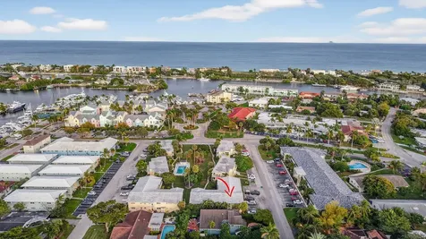 2755 NE 28th Avenue Lighthouse Point FL 33064
