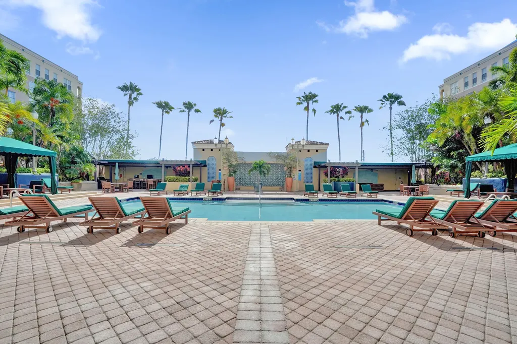 520 SE 5 Avenue Fort Lauderdale FL 33301
