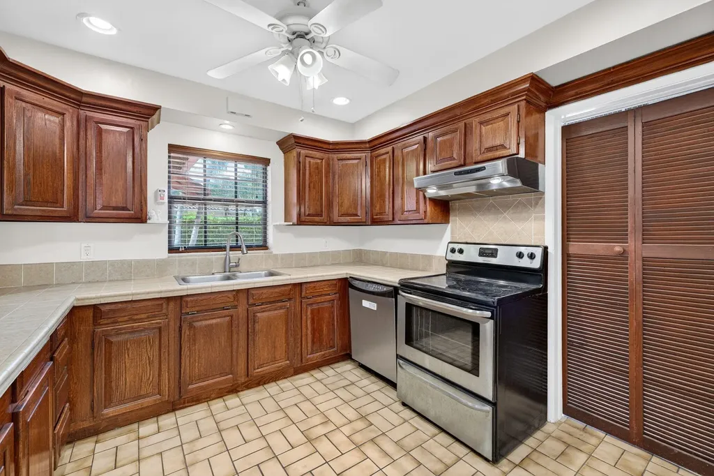 2060 Tropic Isle Lauderdale By The Sea FL 33062