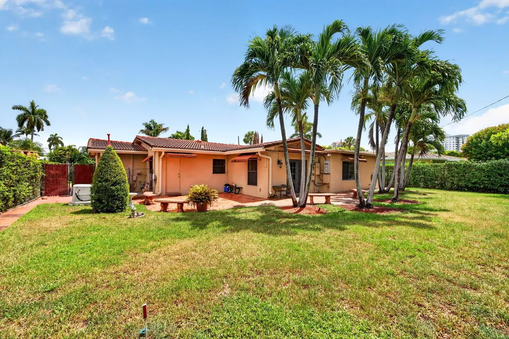2060 Tropic Isle Lauderdale By The Sea FL 33062