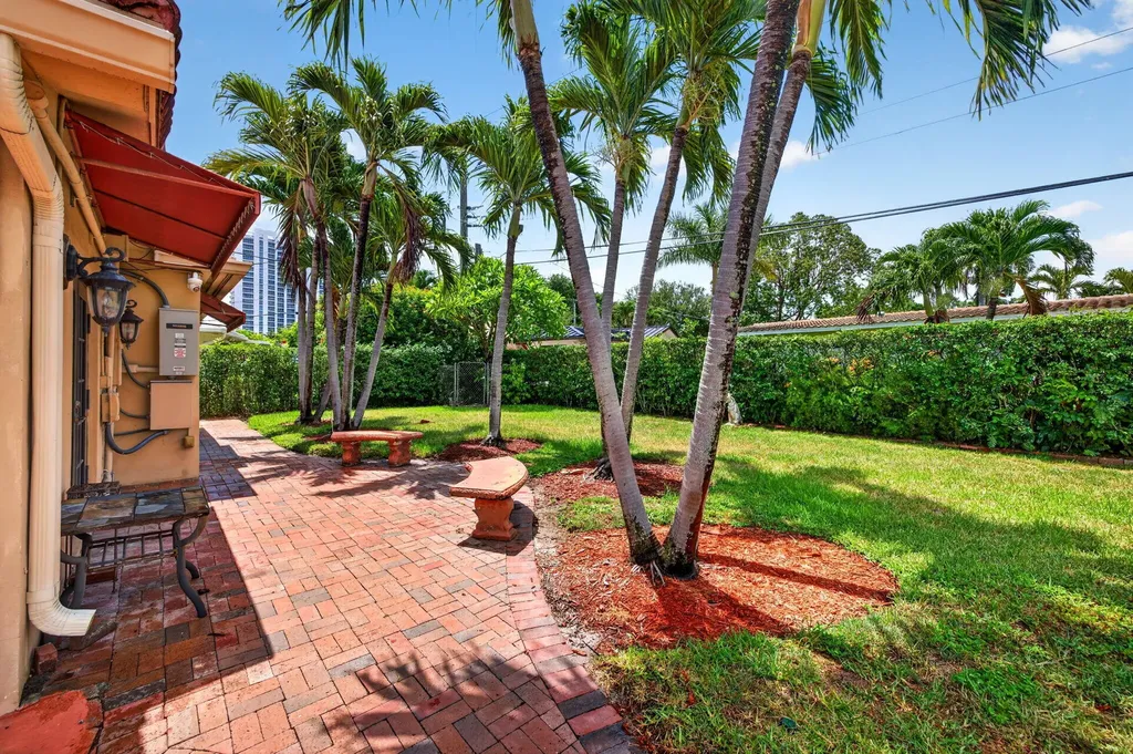 2060 Tropic Isle Lauderdale By The Sea FL 33062