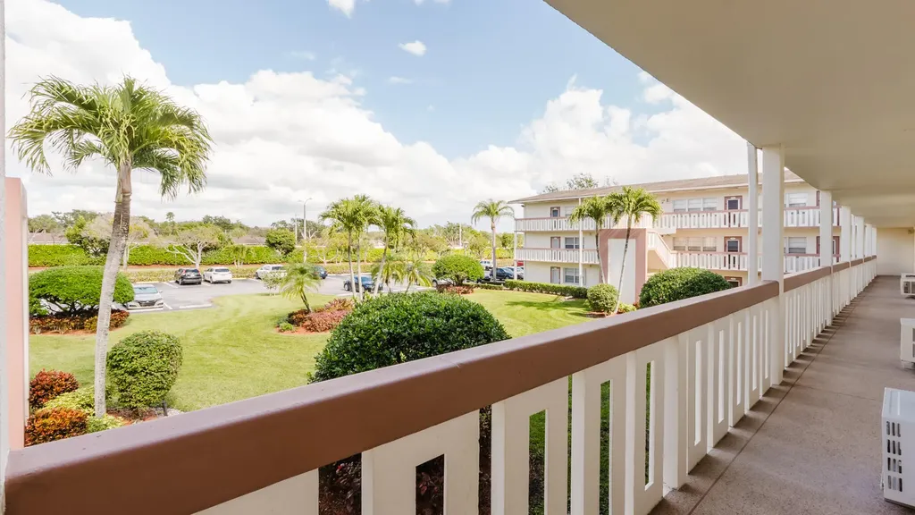 272 Preston G Way Boca Raton FL 33434