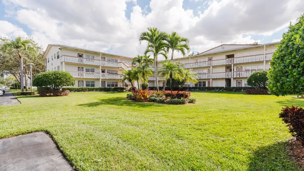 272 Preston G Way Boca Raton FL 33434
