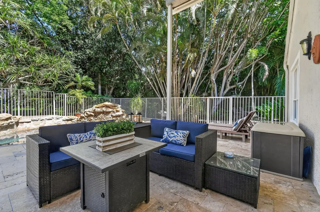 276 Swan Lane Jupiter FL 33458