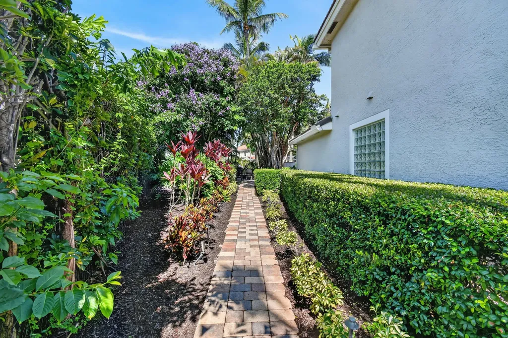 276 Swan Lane Jupiter FL 33458