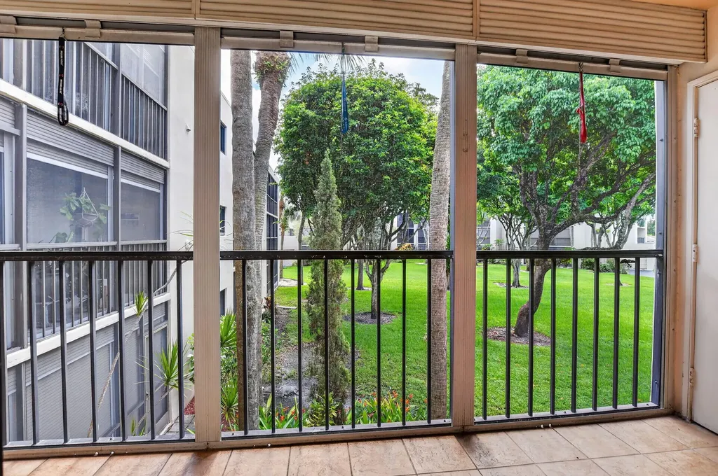 5280 Las Verdes Circle Delray Beach FL 33484